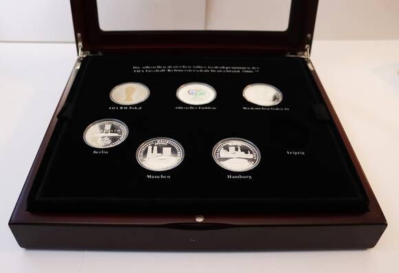 FIFA-FUSSBALL-WM 2006 IN DEUTSCHLAND, schöne Silber-Grundstocksammlung