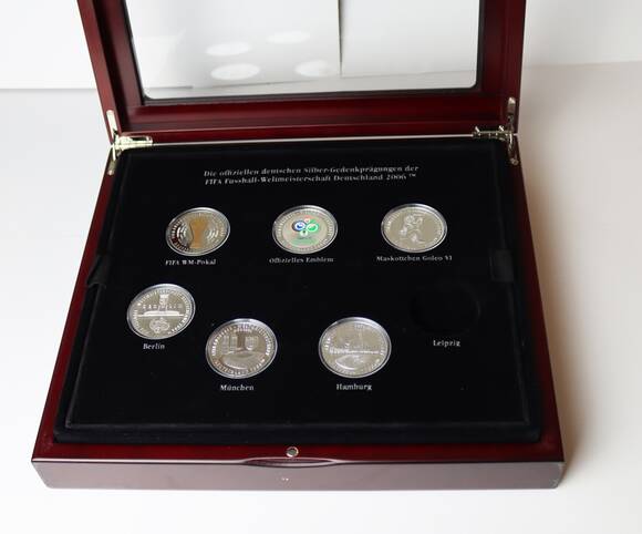 FIFA-FUSSBALL-WM 2006 IN DEUTSCHLAND, schöne Silber-Grundstocksammlung