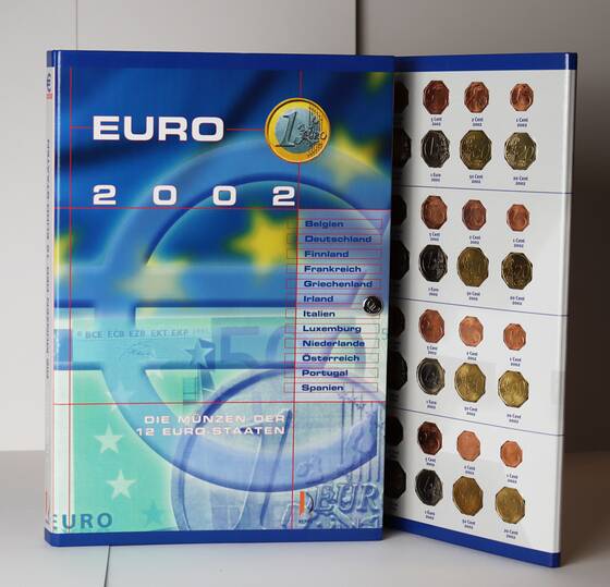EURO 2002 Einsteck-Sammelmappe für 12 Euro-Kursmünzsätze