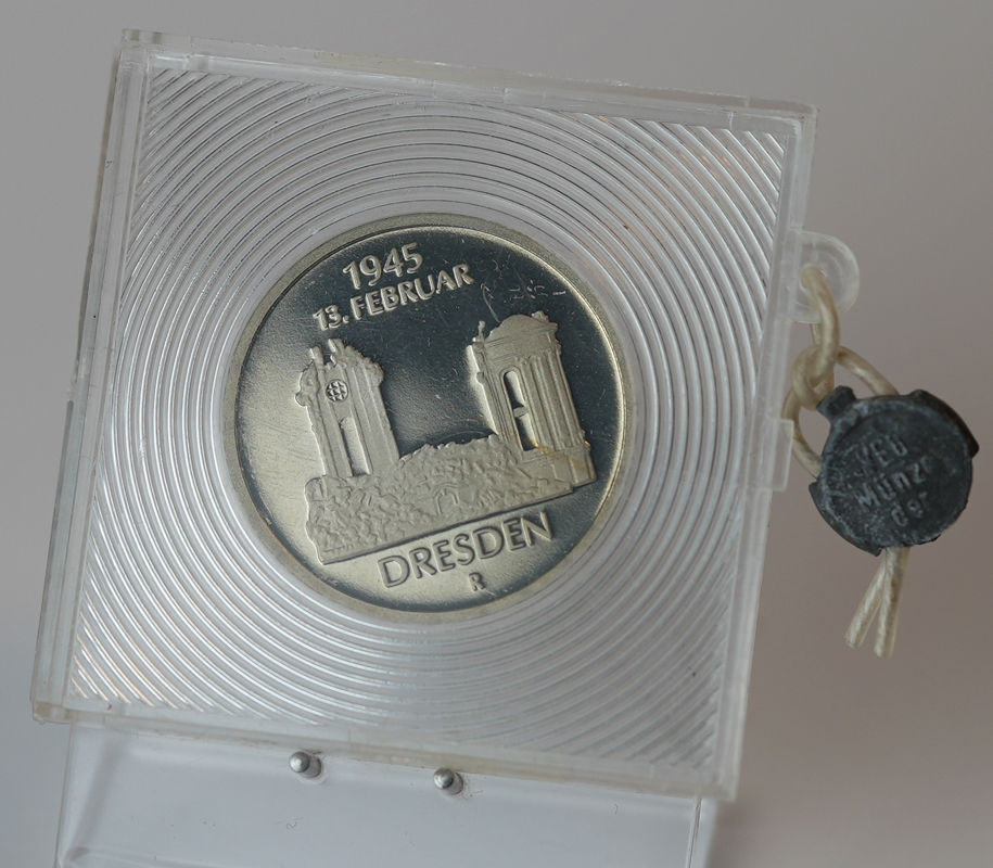 DDR 5 Mark 1985 Zerstörung Dresdens Jaeger 1601 PP