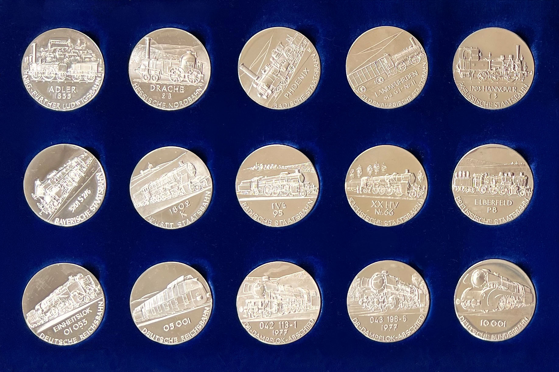 DAMPFLOKOMOTIVEN schöne Silbersammlung mit 15 Feinsilber-Medaillen