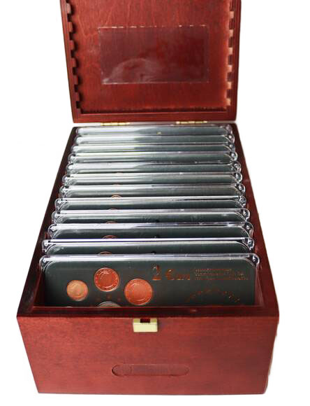 EURO-GEDENKMÜNZSÄTZE, Sammlung mit 12 Stück EURO-GEDENKMÜNZSÄTZE, Sammlung mit 12 Stück